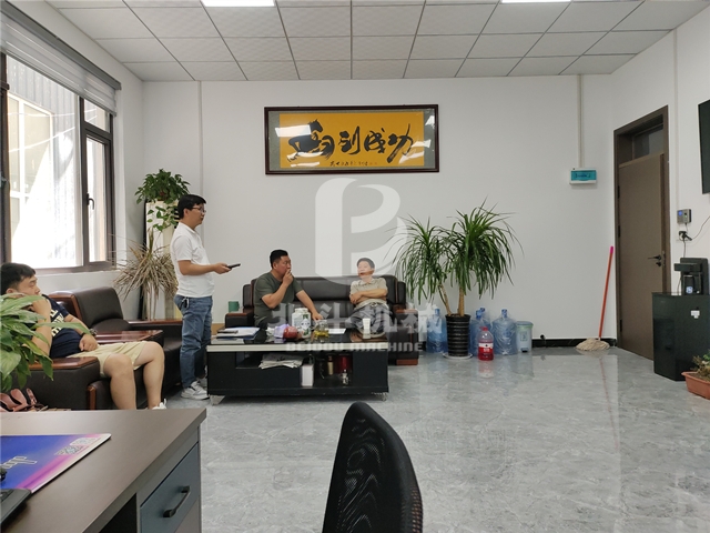 參觀91视频大全黄色的客戶絡繹不絕,洽談合作正忙時